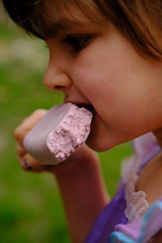 Морозиво Полуниця з ваніллю vegan Draw cakes 206 фото